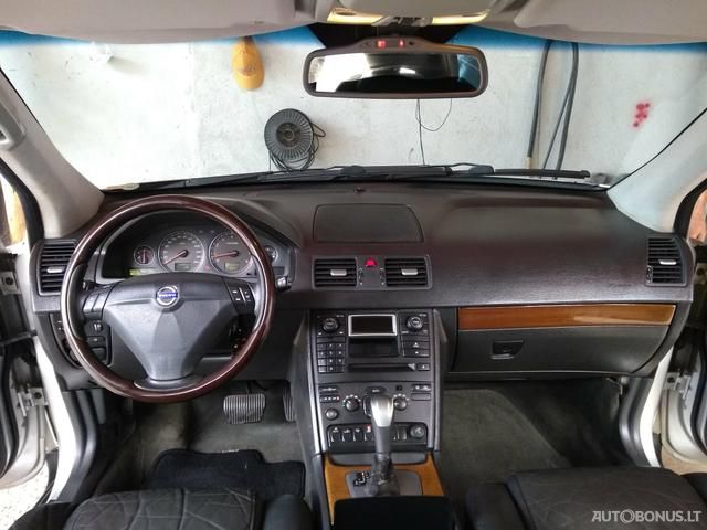 Volvo XC90 | 10