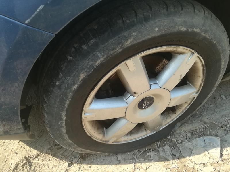 Ford, Universal | 3