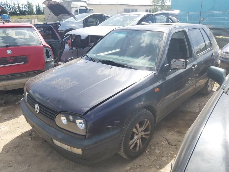 Volkswagen Golf, Hatchback | 3