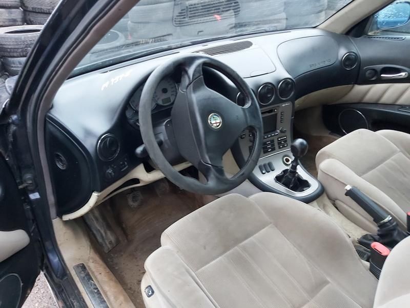 Alfa Romeo, Седан | 4