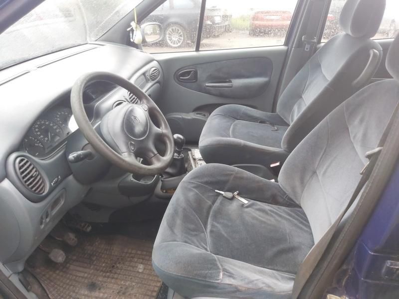 Renault 4, Vienatūris | 4