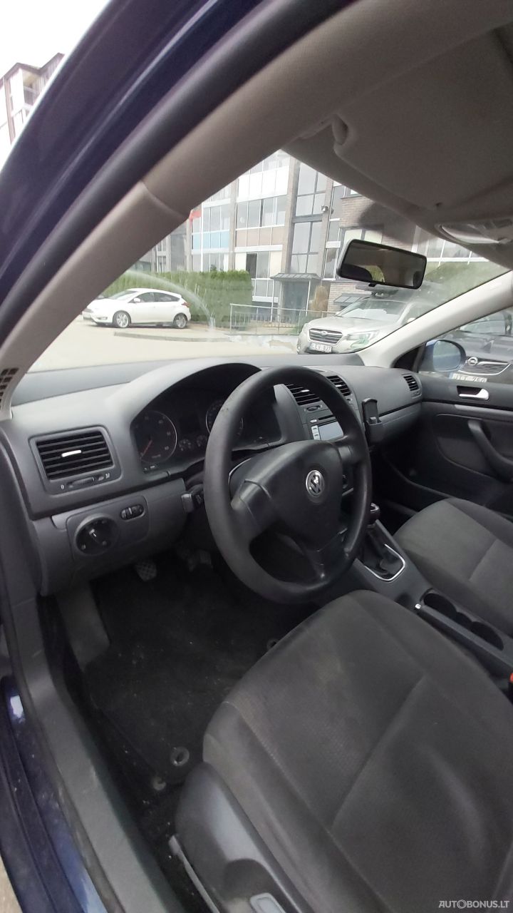 Volkswagen Golf | 1