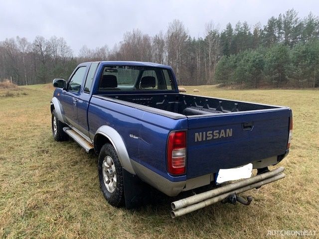 Nissan Pick-Up | 4