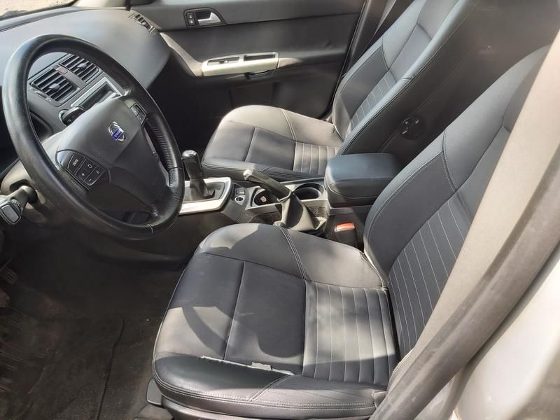 Volvo, Universalas | 4