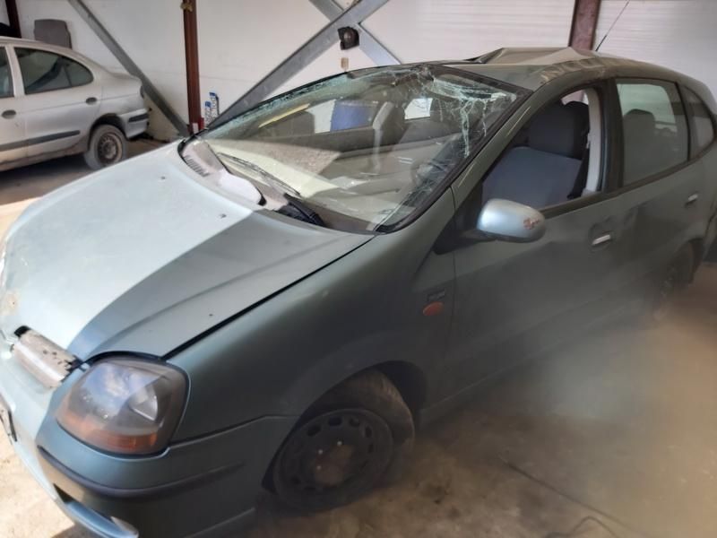 Nissan, Минивэн | 4