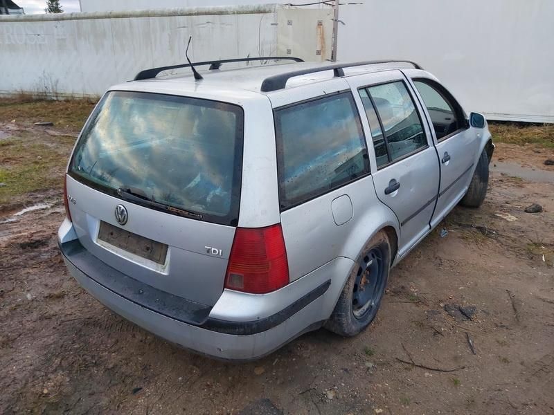 Volkswagen, Universalas | 7