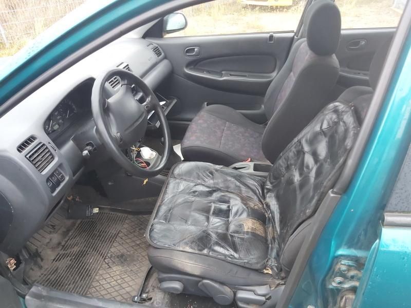 Mazda, Saloon | 4