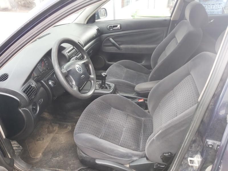 Volkswagen, Saloon | 4