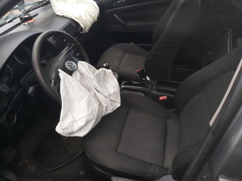 Volkswagen, Saloon | 4