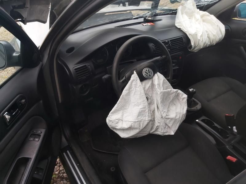 Volkswagen, Saloon | 5