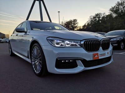 BMW 750 | 1