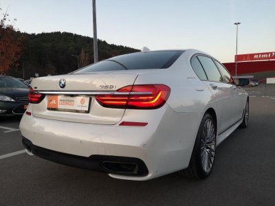 BMW 750 | 2
