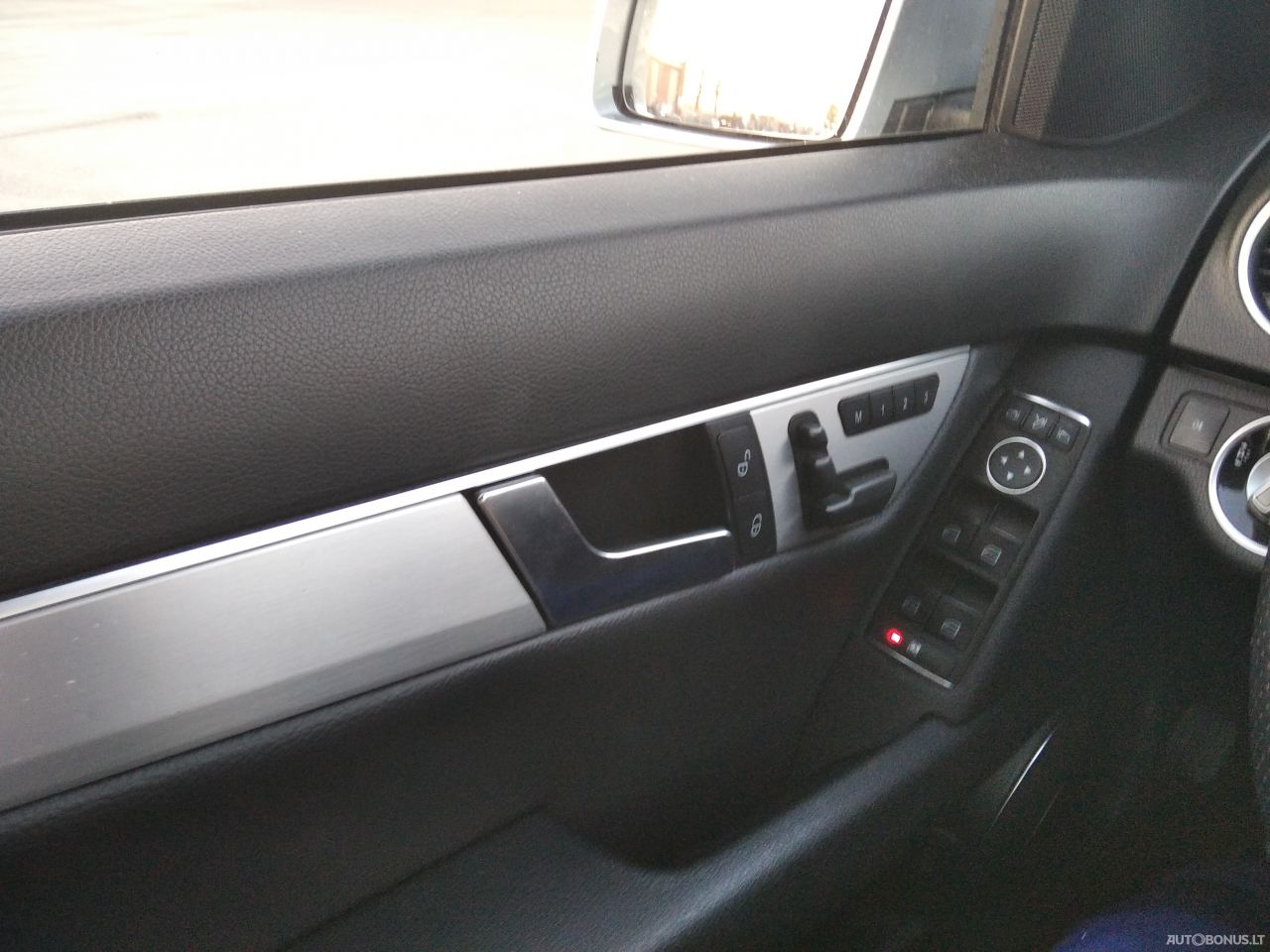 Mercedes-Benz C250 | 10