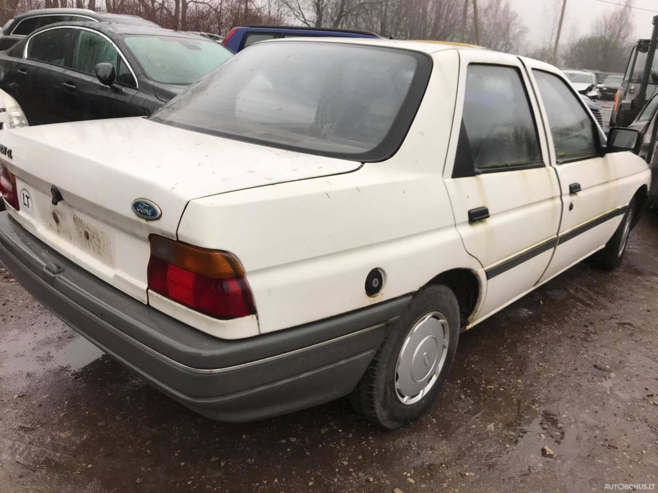 Ford Orion, Sedanas | 2