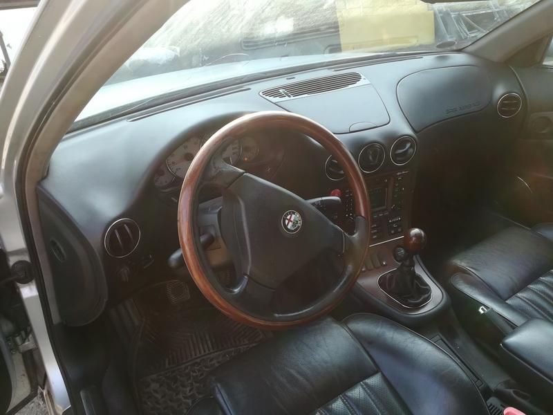 Alfa Romeo, Седан | 7