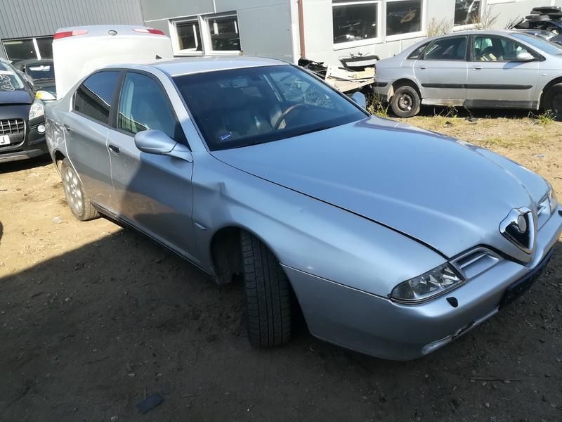 Alfa Romeo, Седан | 2