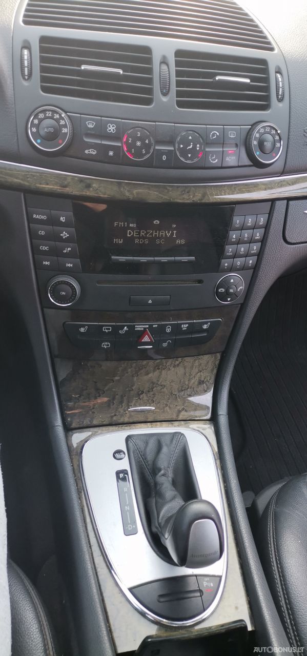 Mercedes-Benz E320 | 12