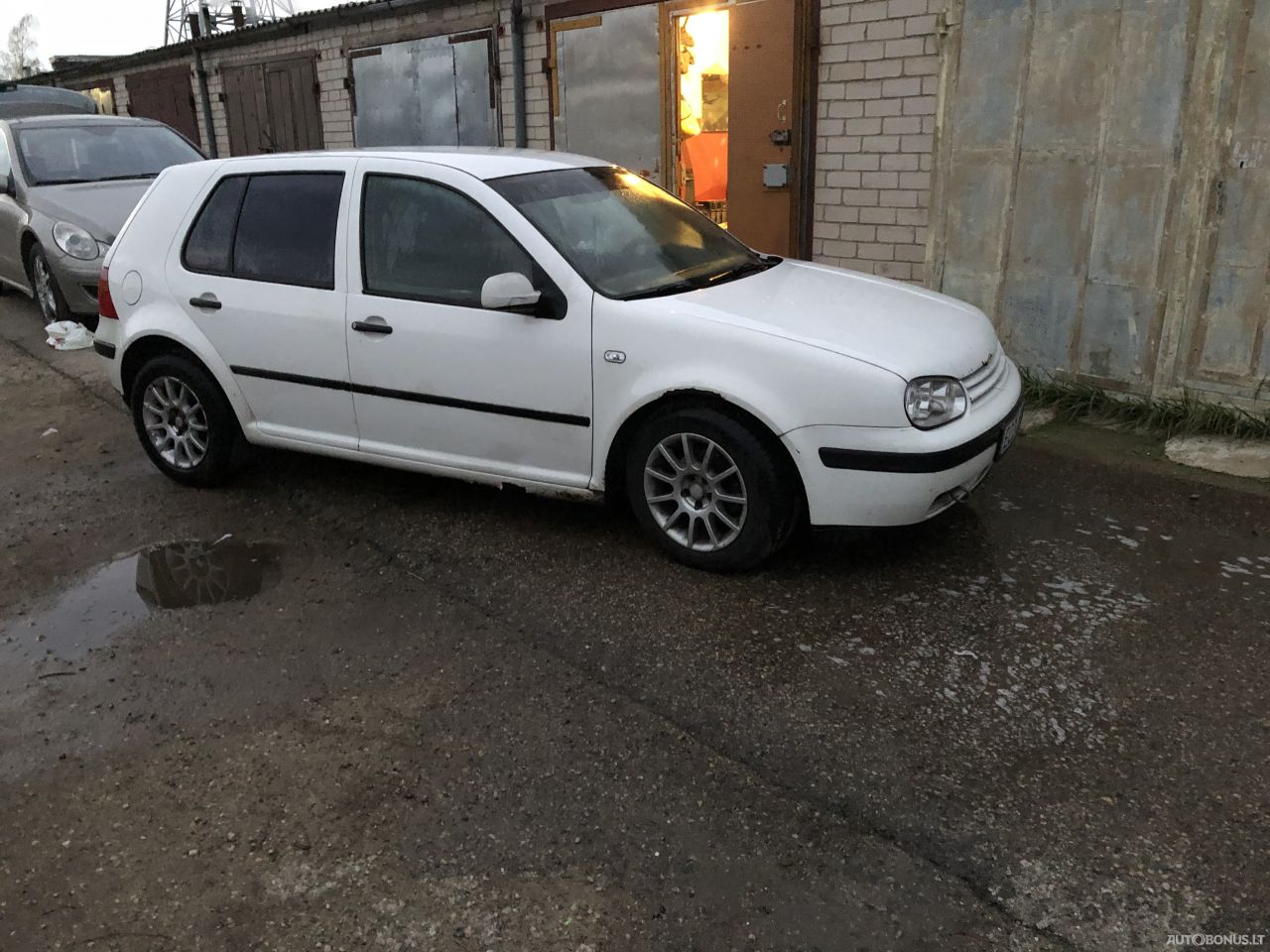 Volkswagen Golf | 2
