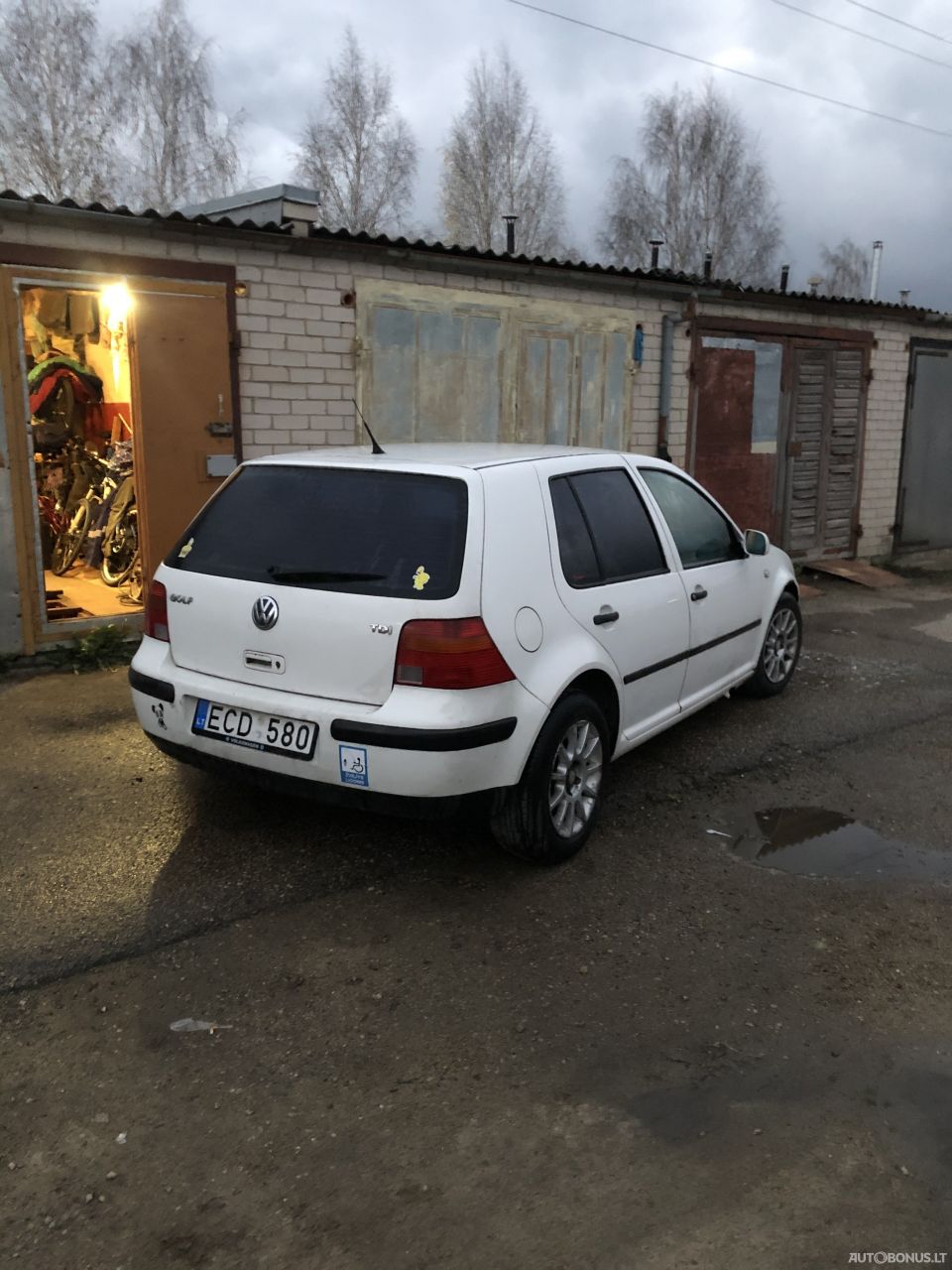 Volkswagen Golf | 3