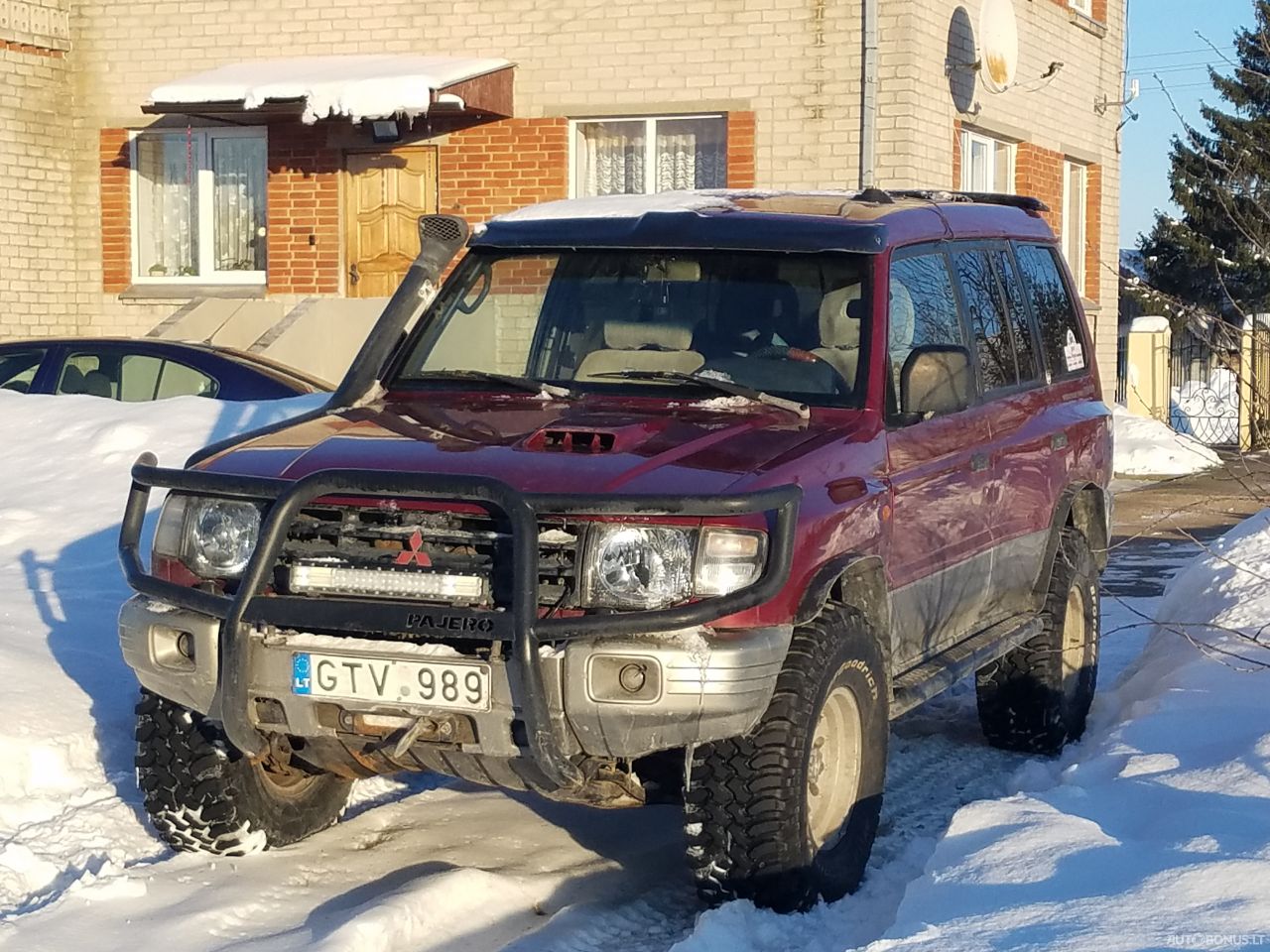 Mitsubishi Pajero | 1