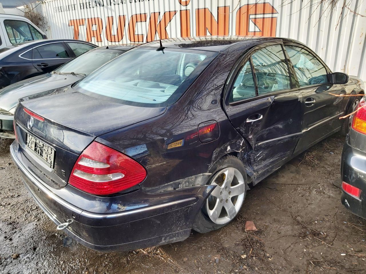 Mercedes-Benz, Saloon | 6