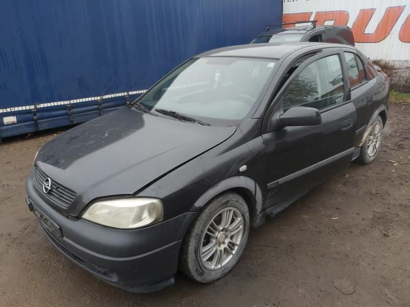 Opel, Hatchback | 3