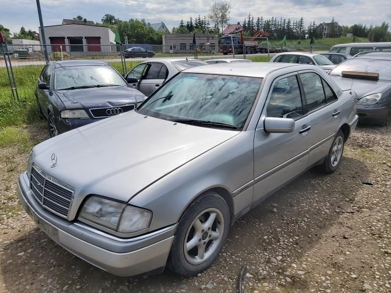 Mercedes-Benz, Saloon | 3