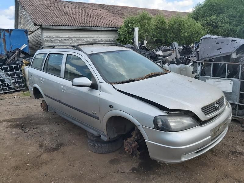 Opel, Universalas