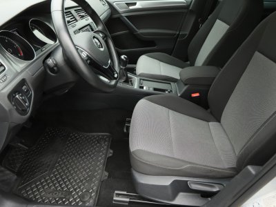 Volkswagen Golf | 3