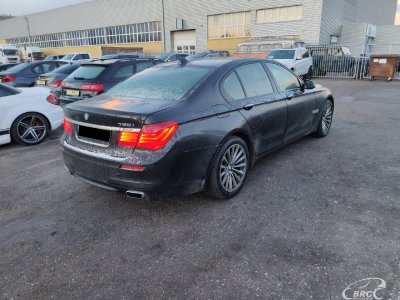 BMW 750 | 2