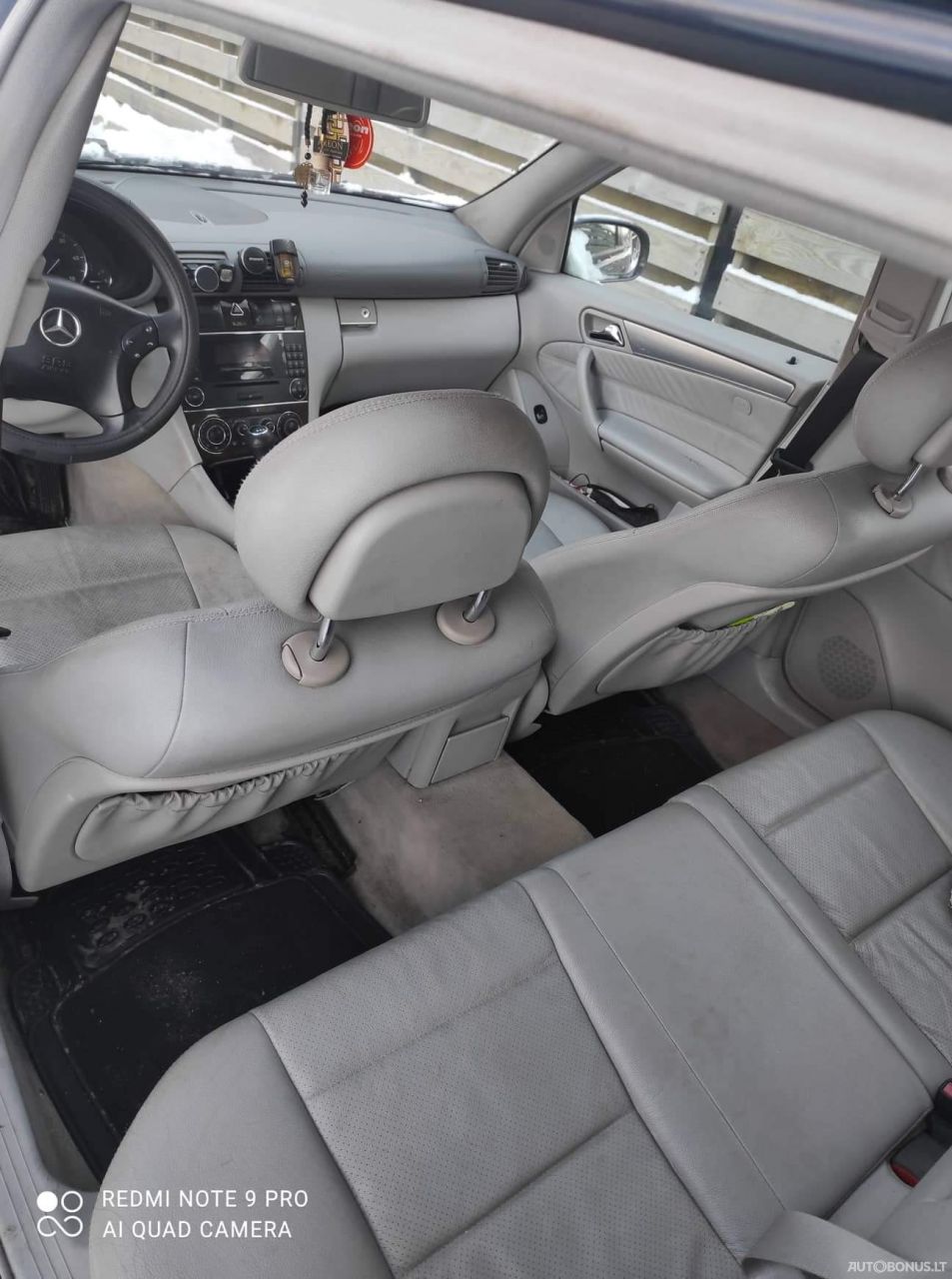 Mercedes-Benz C200 | 3