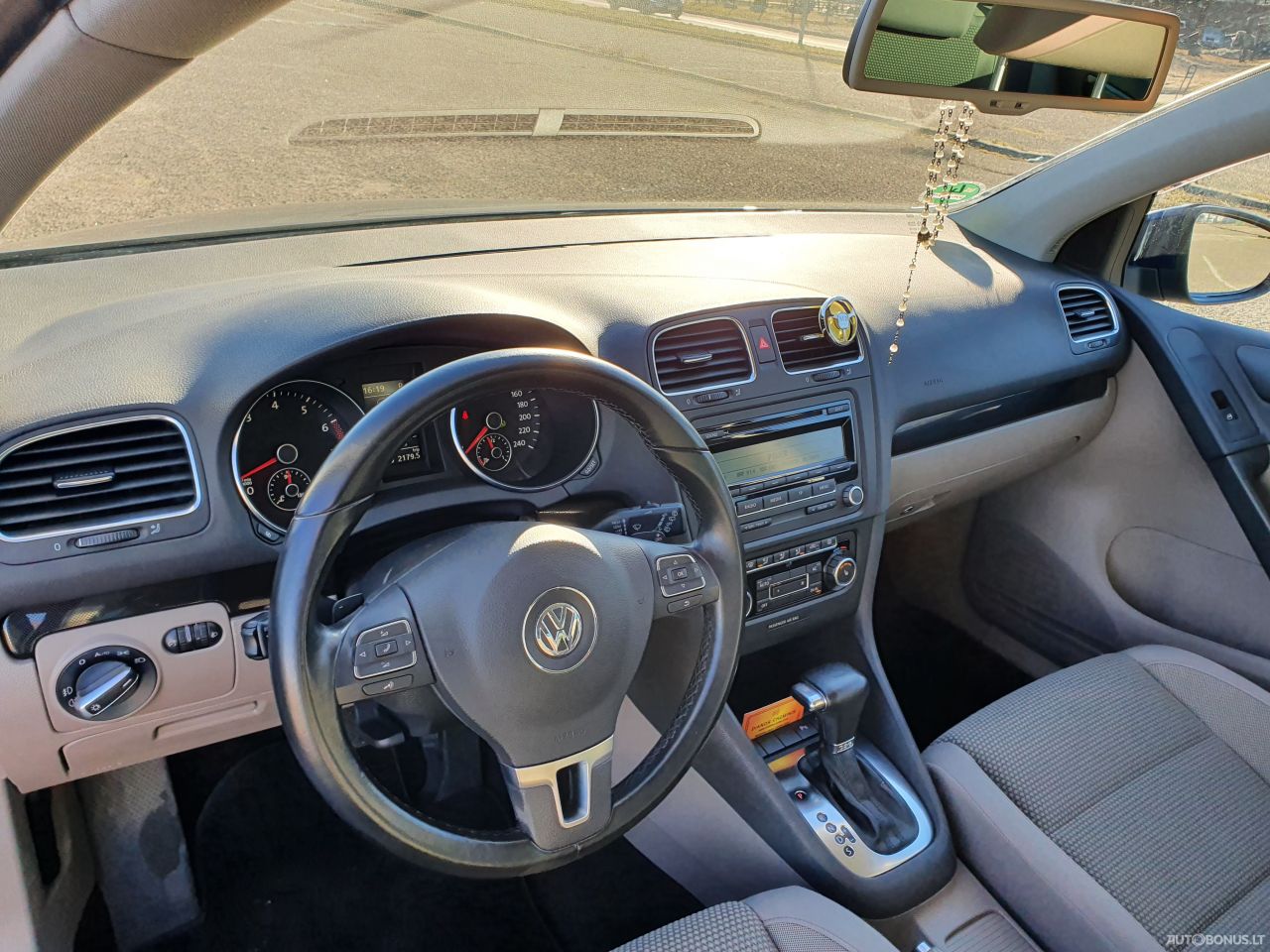 Volkswagen Golf | 3