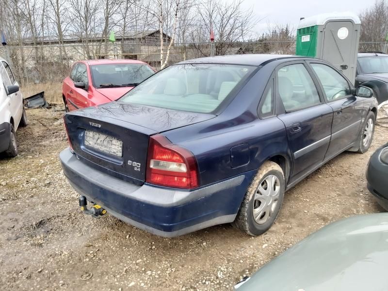 Volvo, Sedanas | 7