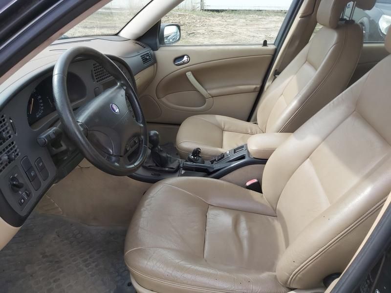 Saab, Universalas | 4