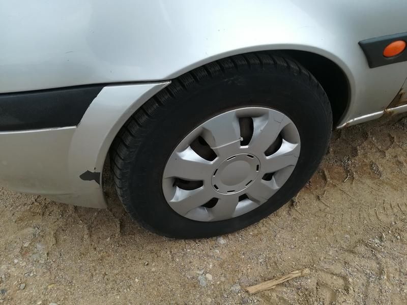 Ford, Hatchback | 4