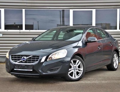 Volvo S60, sedanas