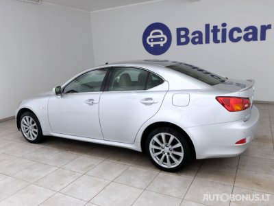 Lexus IS 220 | 3