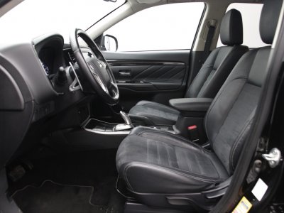 Mitsubishi Outlander | 3