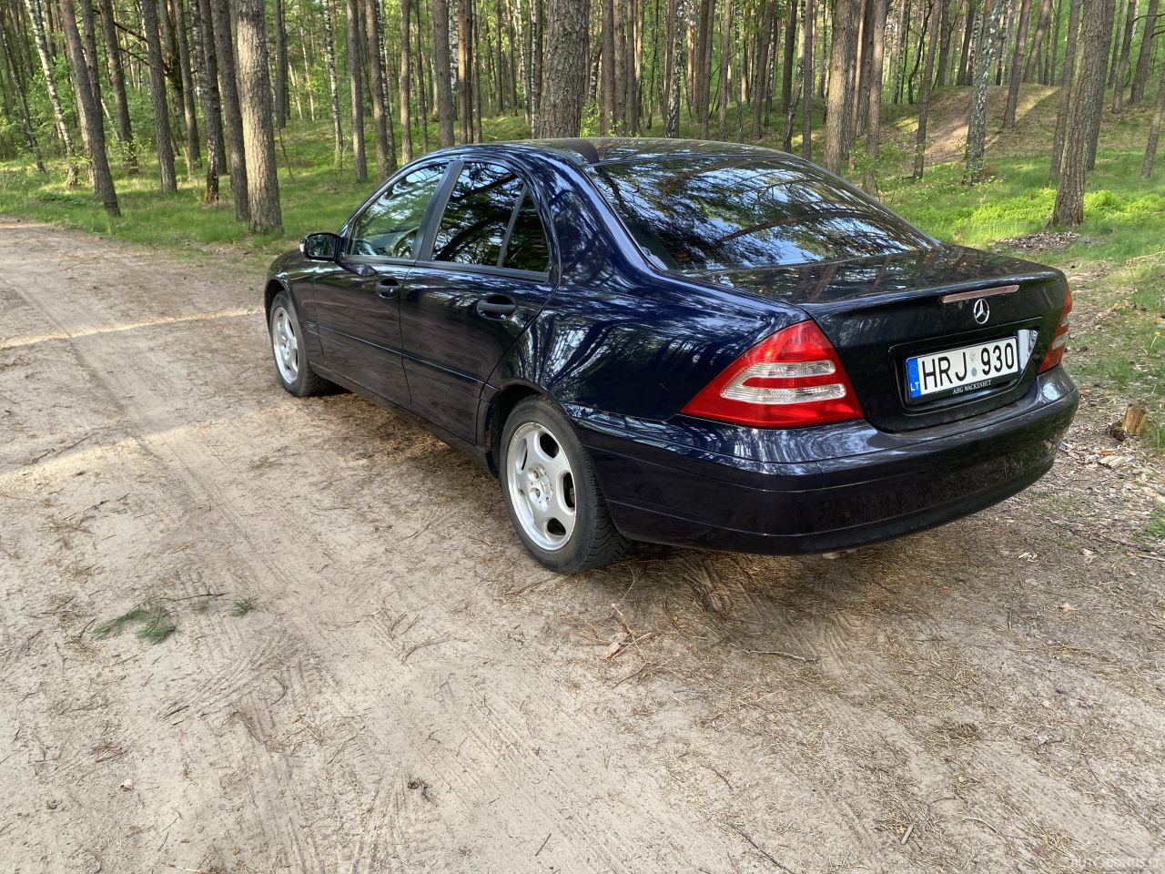 Mercedes-Benz C240 | 5