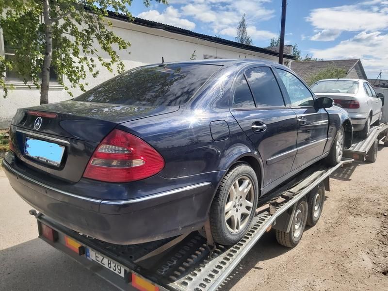 Mercedes-Benz, Saloon | 6