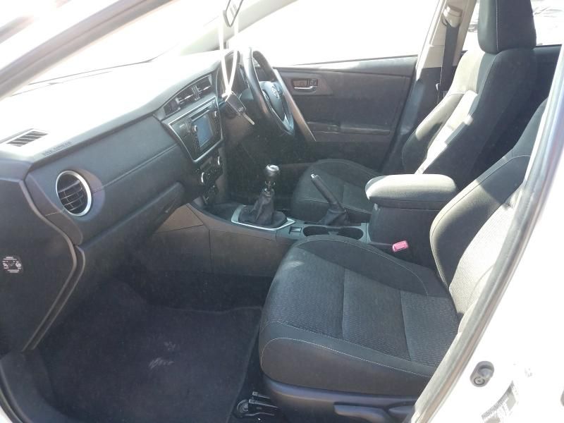 Toyota Auris, Hatchback | 5