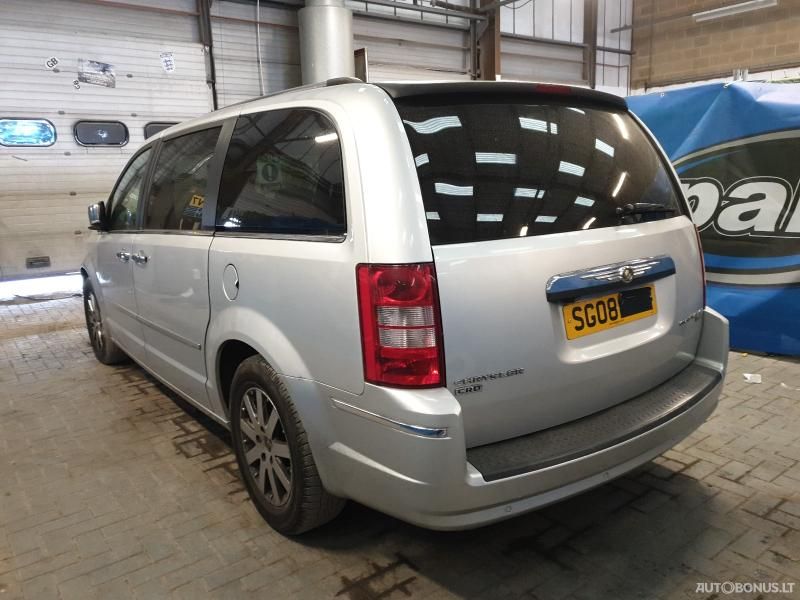 Chrysler Town & Country, Минивэн | 1