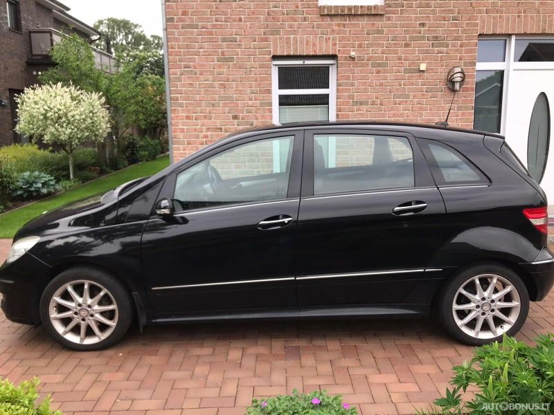 Mercedes-Benz B200 | 1