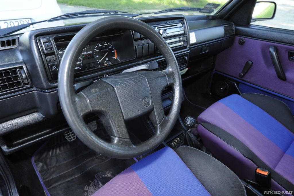 Volkswagen Golf | 1