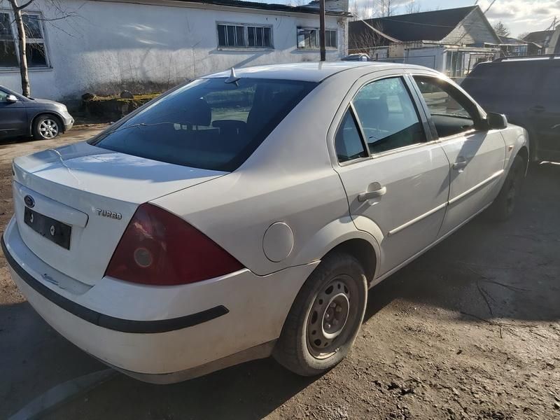 Ford, Saloon | 6