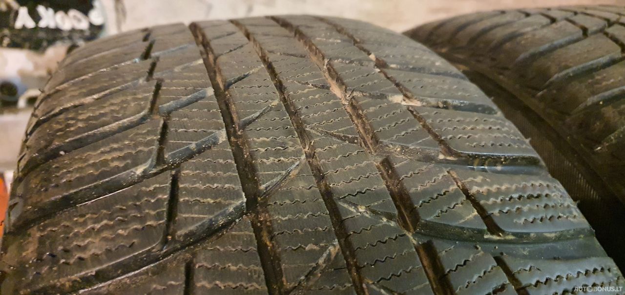 Bridgestone Blizzak LM001 universal tyres | 3