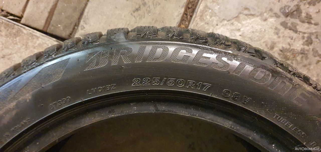 Bridgestone Blizzak LM001 universal tyres | 6