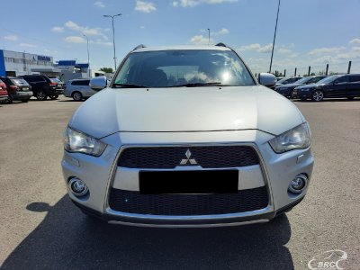 Mitsubishi Outlander | 3