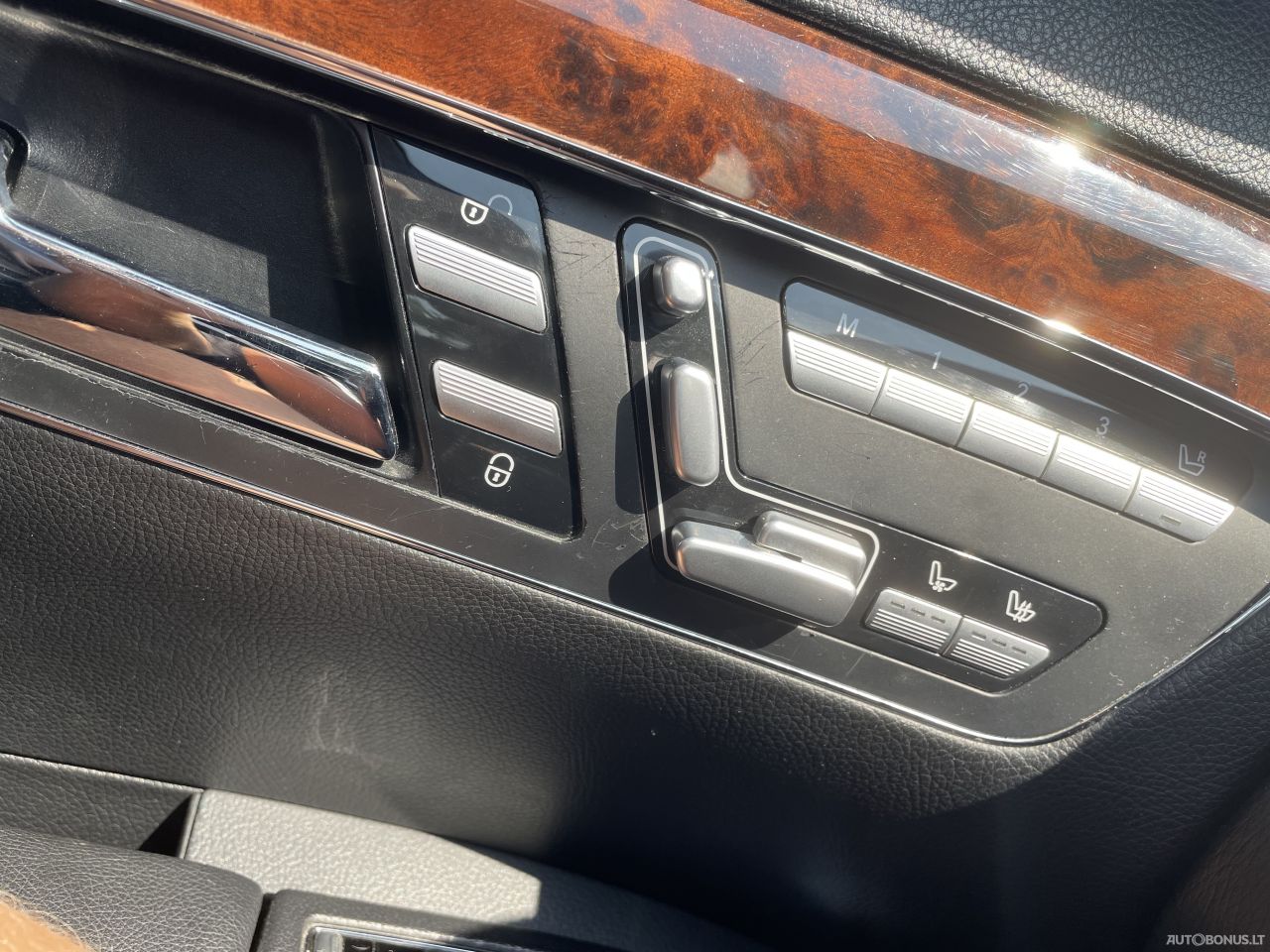 Mercedes-Benz S550 | 8