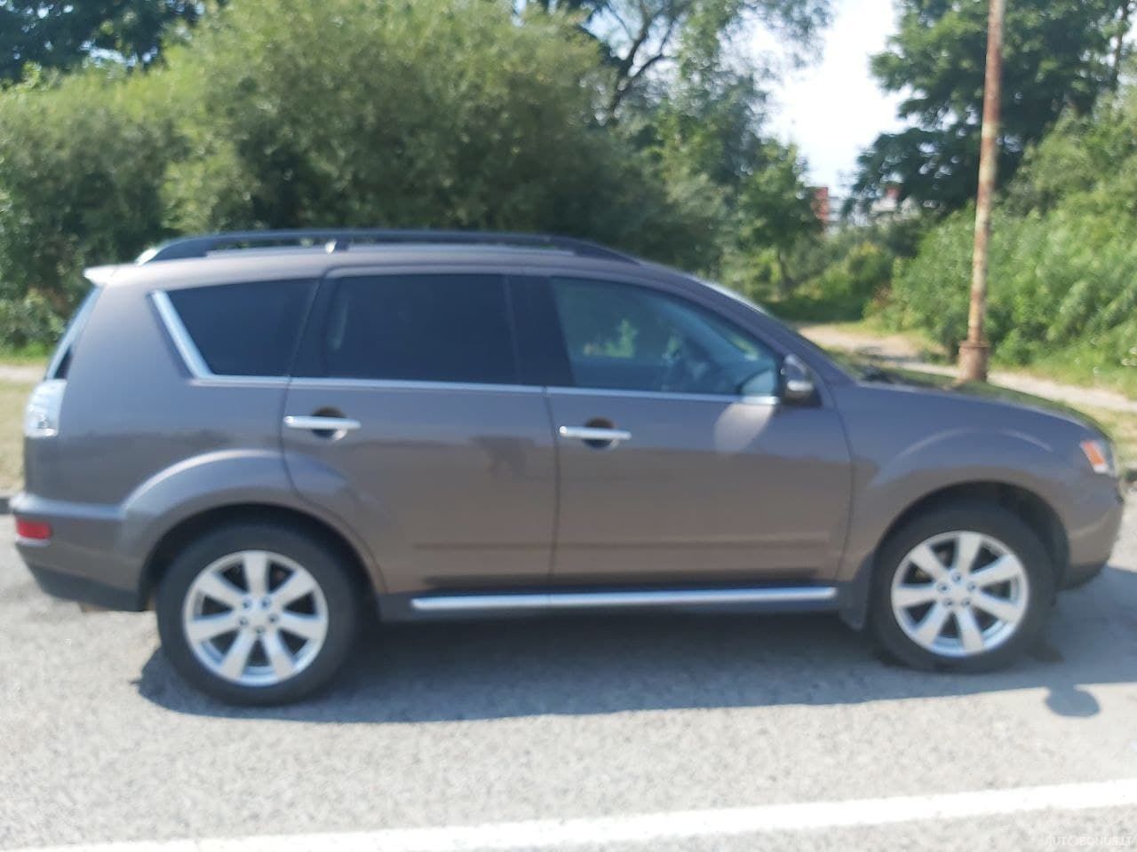 Mitsubishi Outlander | 1